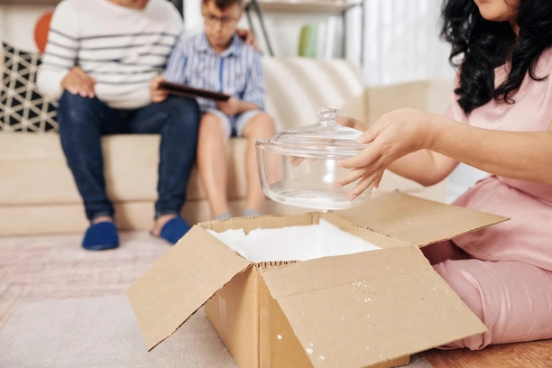 Electronics and kitchen item packing in Muscat